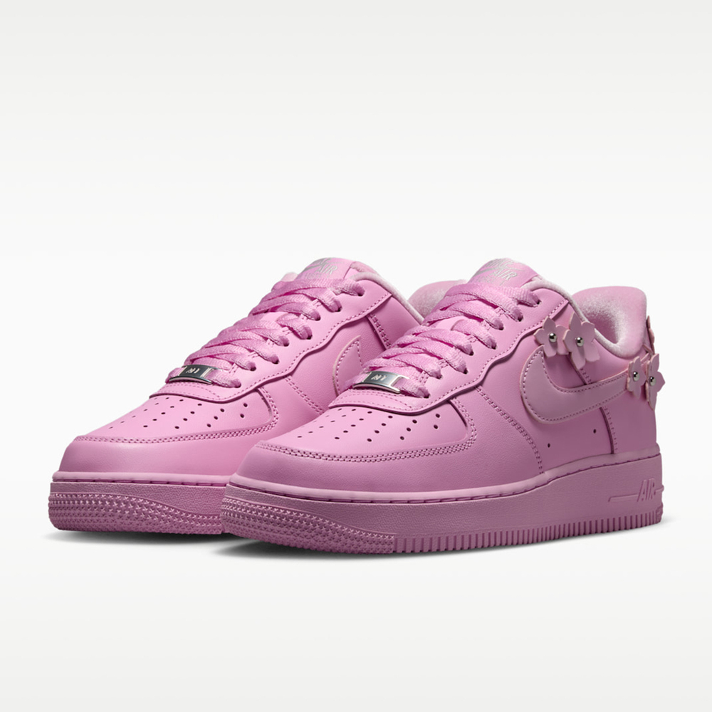 Nike Shoes Air Force 1 - รองเท้ากีฬาและลำลองสำหรับผู้หญิง Nike AIR FORCE 1 '07