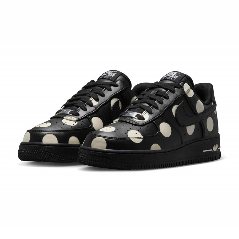 Nike Shoes Air Force 1 - รองเท้ากีฬาและลำลองสำหรับผู้หญิง Nike AIR FORCE 1 '07