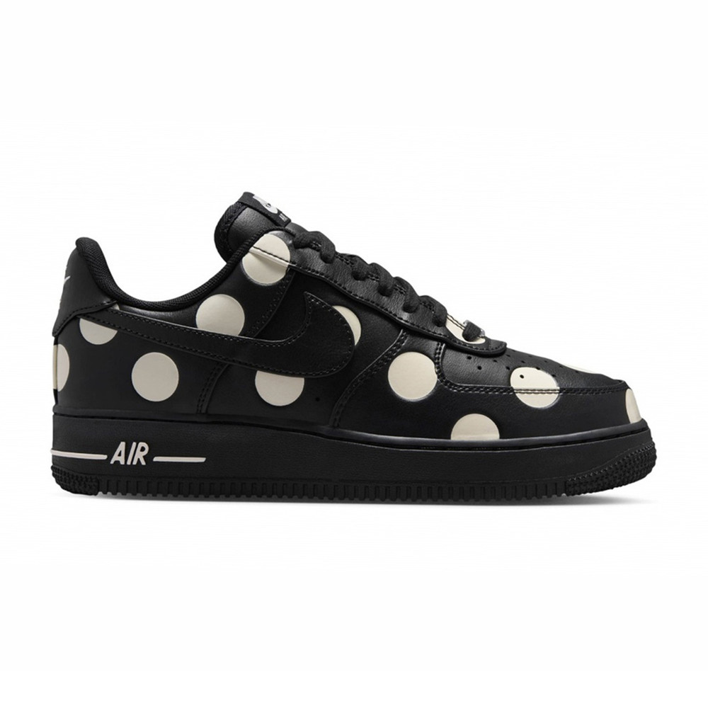 รองเท้ากีฬาและลำลองสำหรับผู้หญ - Nike Shoes Air Force 1 บทวิจารณ์และราคา